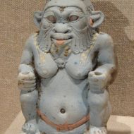 Mythlok - Bes statue